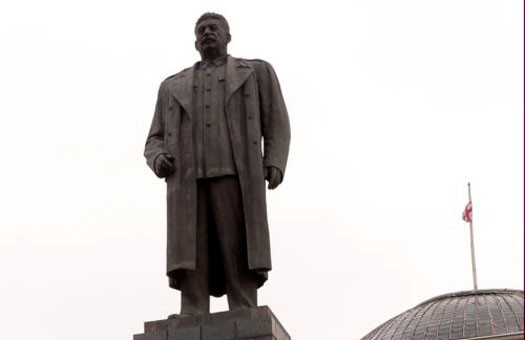 Памятник сталину в грузии. Памятник сталину в ткибули. памятник сталину в чехии. памятник сталину (чебоксары). памятник сталину в ереване.