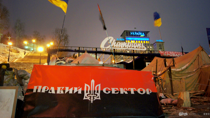 На Украину снова пришли фашисты
