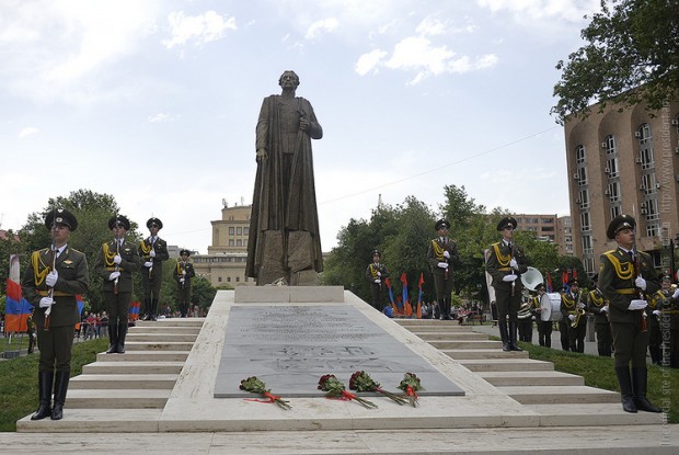 Памятник армянскому власову
