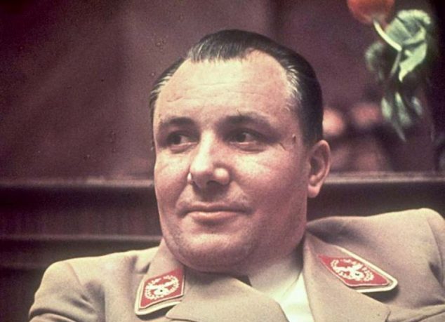 «Серый кардинал» Гитлера: загадки жизни и смерти Бормана