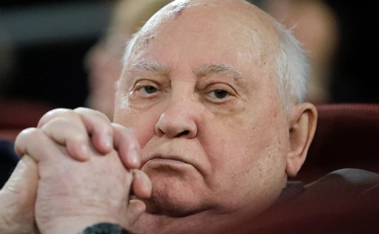 Запоздалая отставка: жалко не Горбачёва – жалко страну…