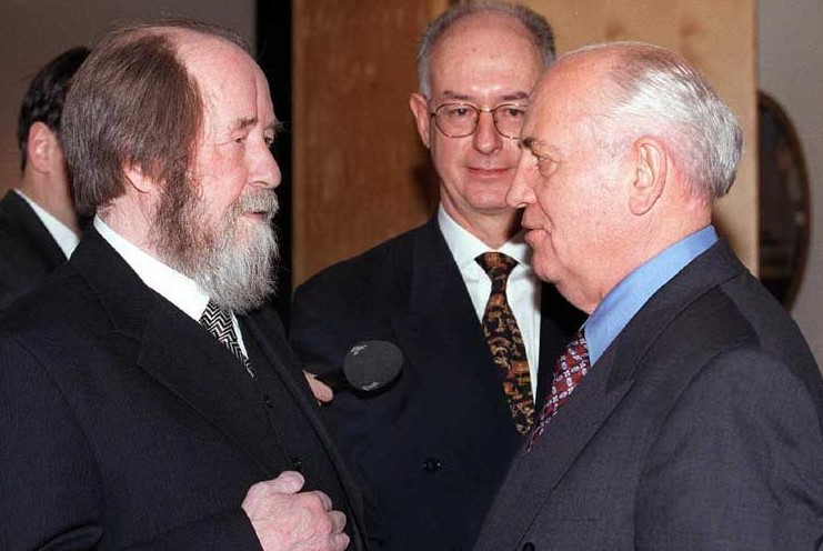От Солженицына до Горбачёва: нобелевское оружие Запада против СССР